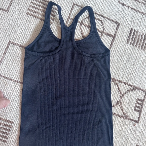 Lululemon ebb to street tank size 6 - Picture 3 of 3